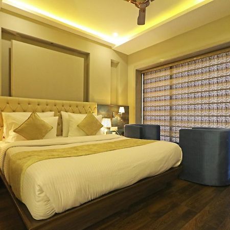 The Ivy Grand Hotel In City Centre With Free Secured Parking New Delhi Exterior photo
