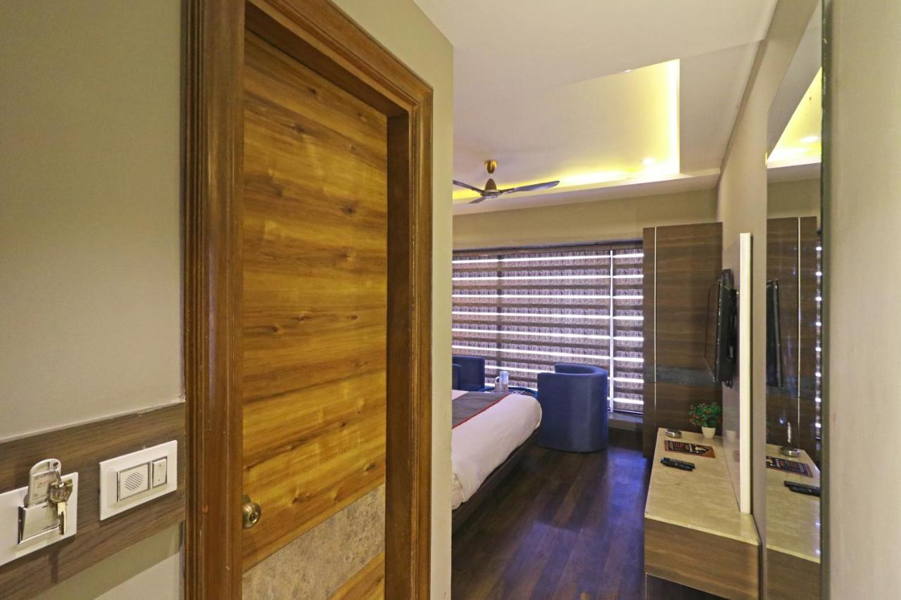 The Ivy Grand Hotel In City Centre With Free Secured Parking New Delhi Exterior photo