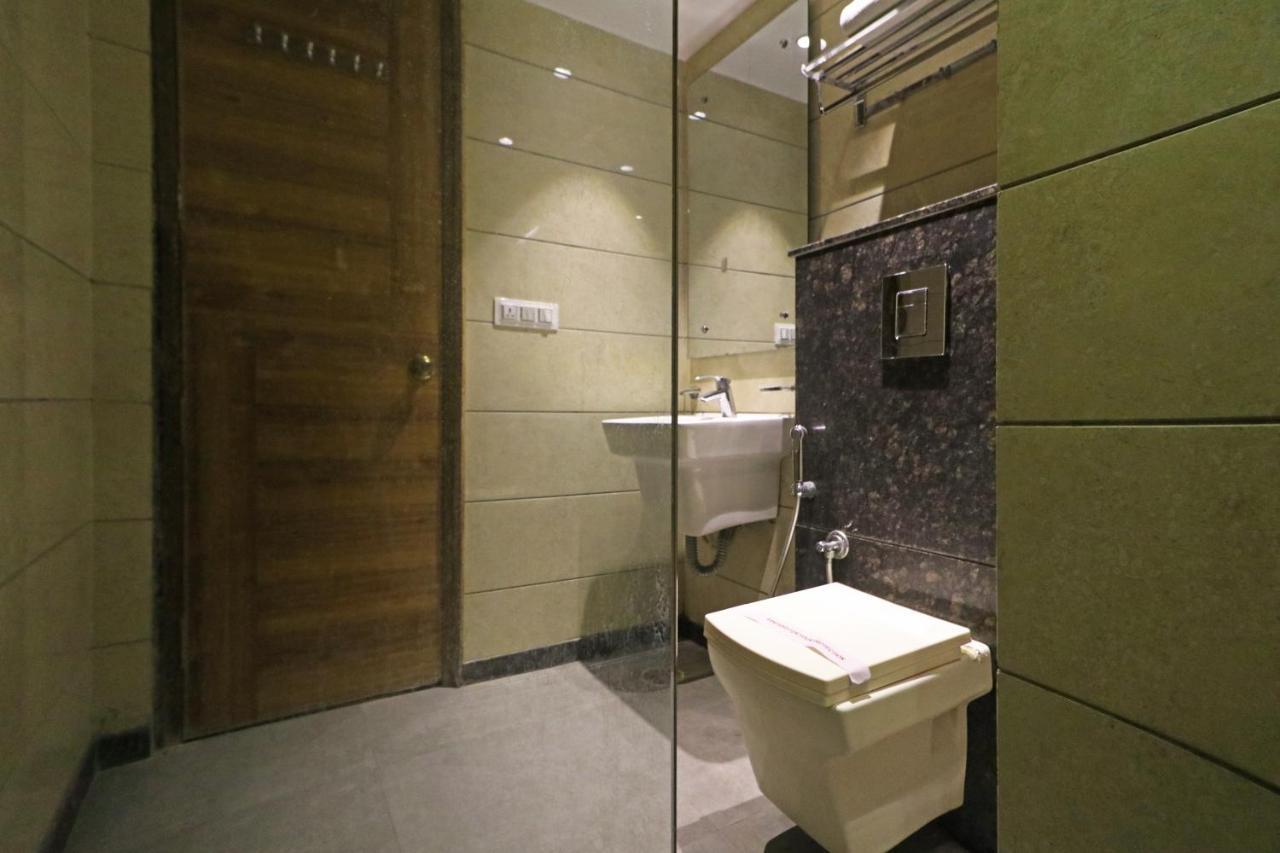 The Ivy Grand Hotel In City Centre With Free Secured Parking New Delhi Exterior photo