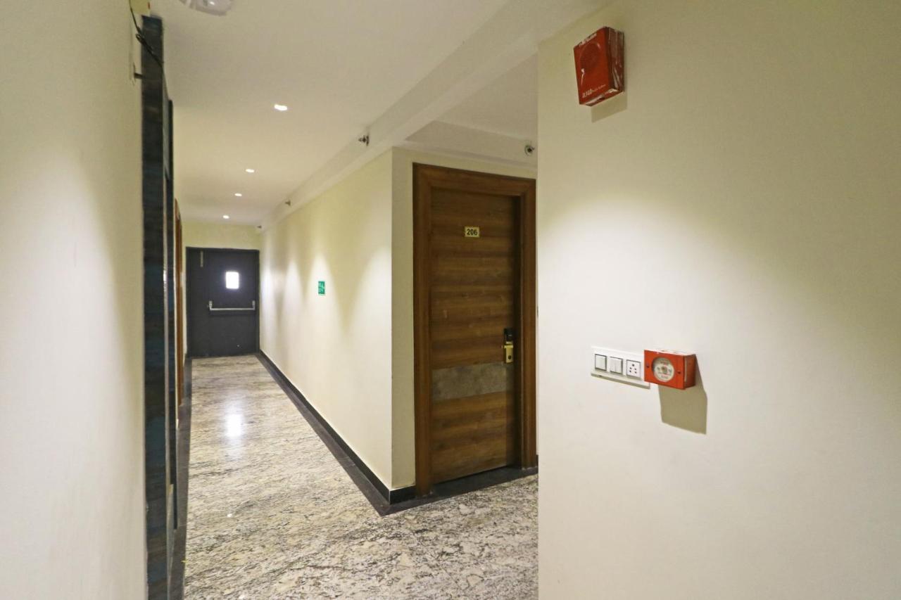 The Ivy Grand Hotel In City Centre With Free Secured Parking New Delhi Exterior photo
