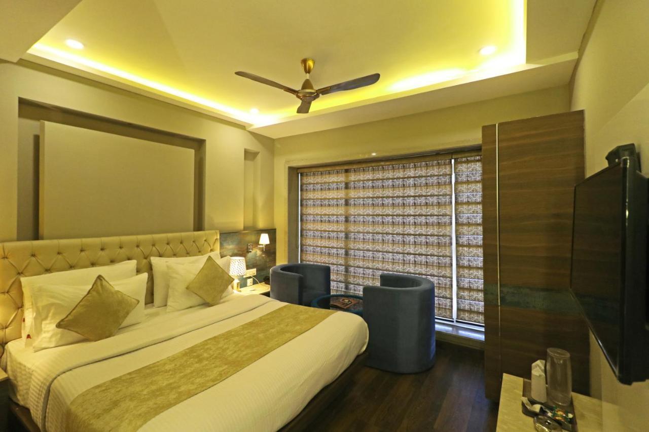 The Ivy Grand Hotel In City Centre With Free Secured Parking New Delhi Exterior photo