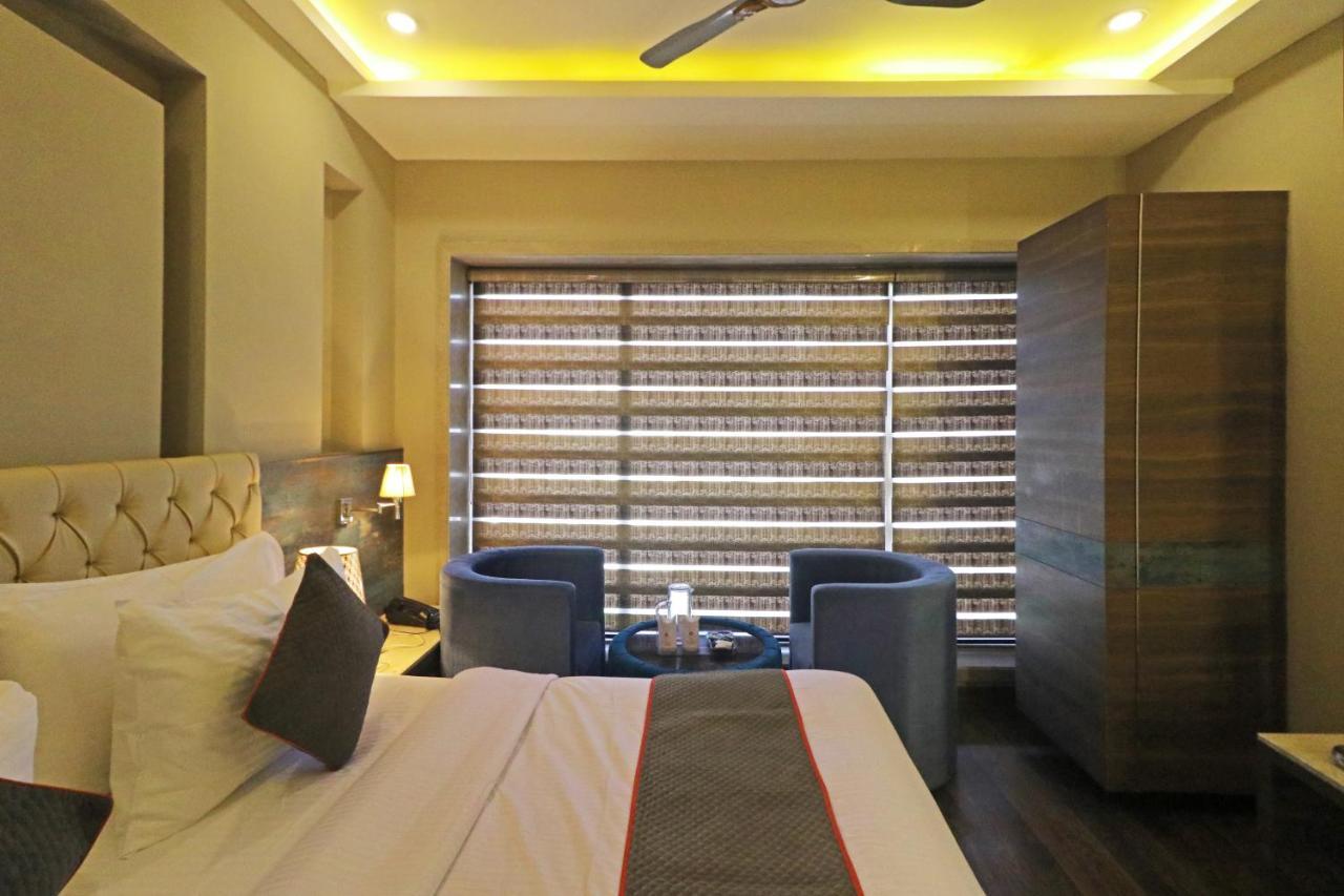 The Ivy Grand Hotel In City Centre With Free Secured Parking New Delhi Exterior photo