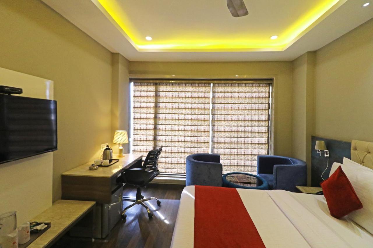 The Ivy Grand Hotel In City Centre With Free Secured Parking New Delhi Exterior photo